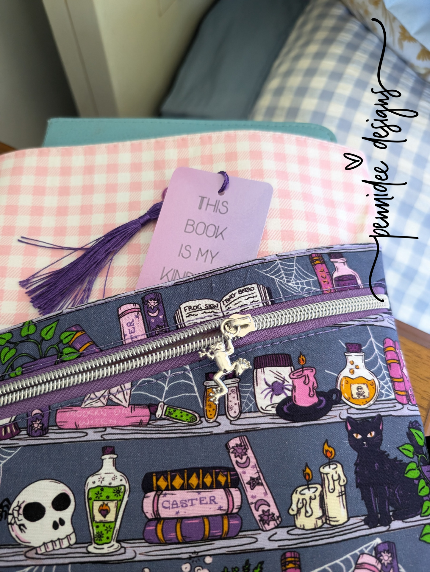 Book Sleeve - Magic Bookshelf (Large)