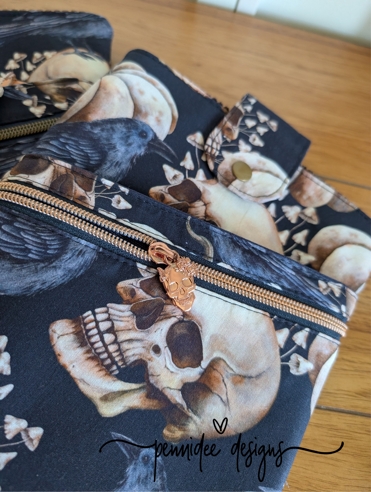 Book Sleeve - Skulls - Ravons