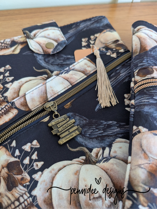 Book Sleeve - Skulls - Ravons